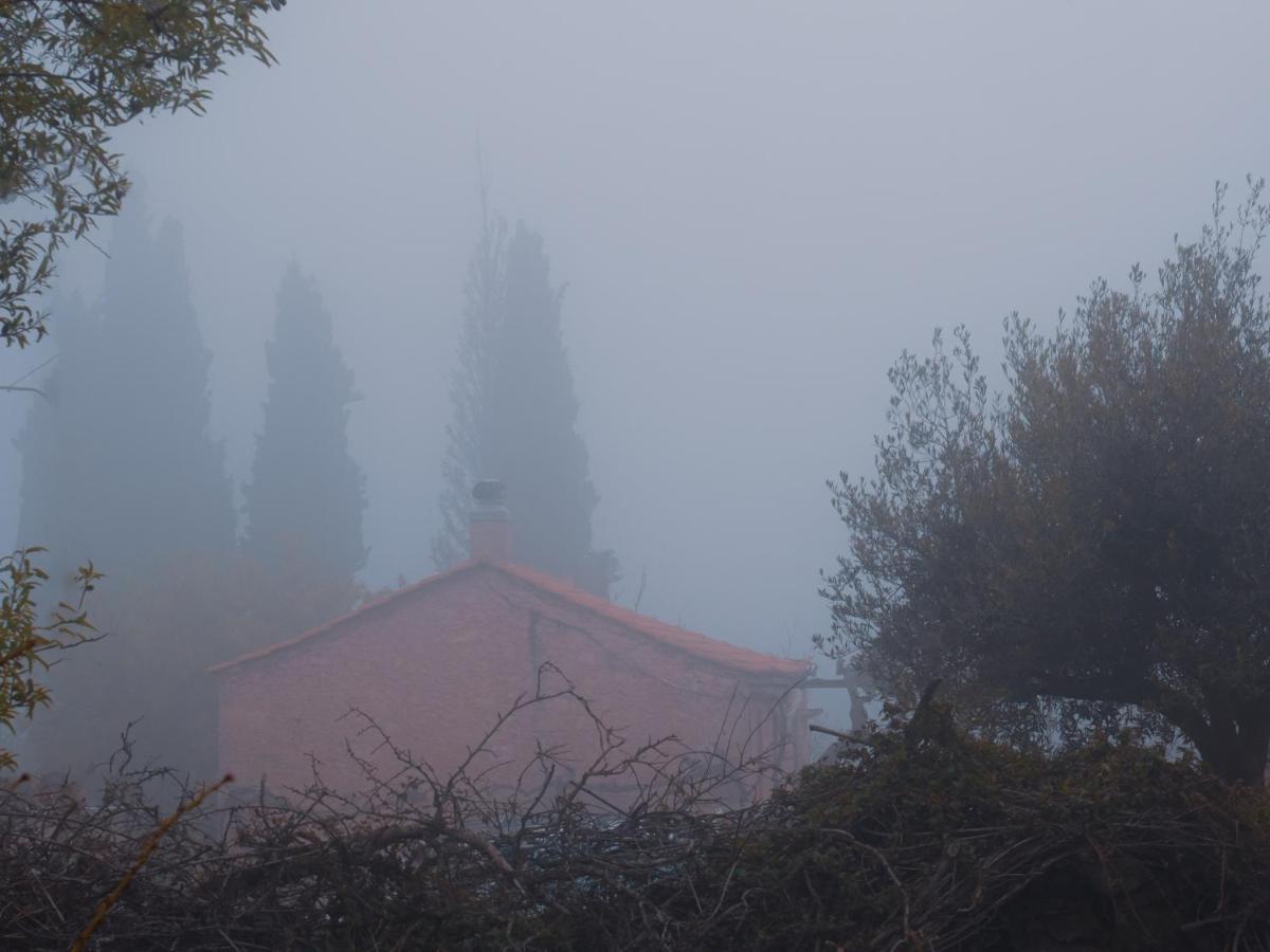 Vintage Stone-Built Country Cottage In Richea Kouloureika Bagian luar foto