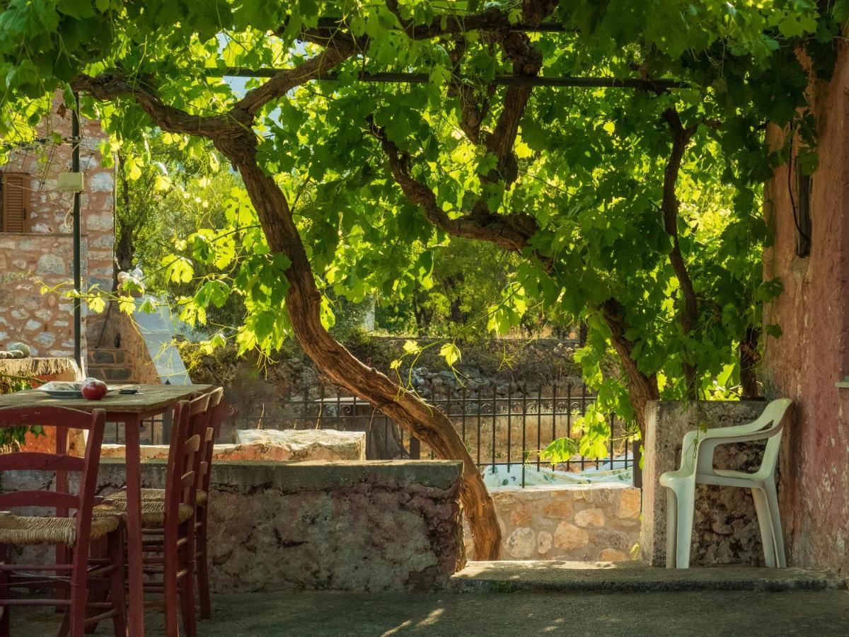 Vintage Stone-Built Country Cottage In Richea Kouloureika Bagian luar foto