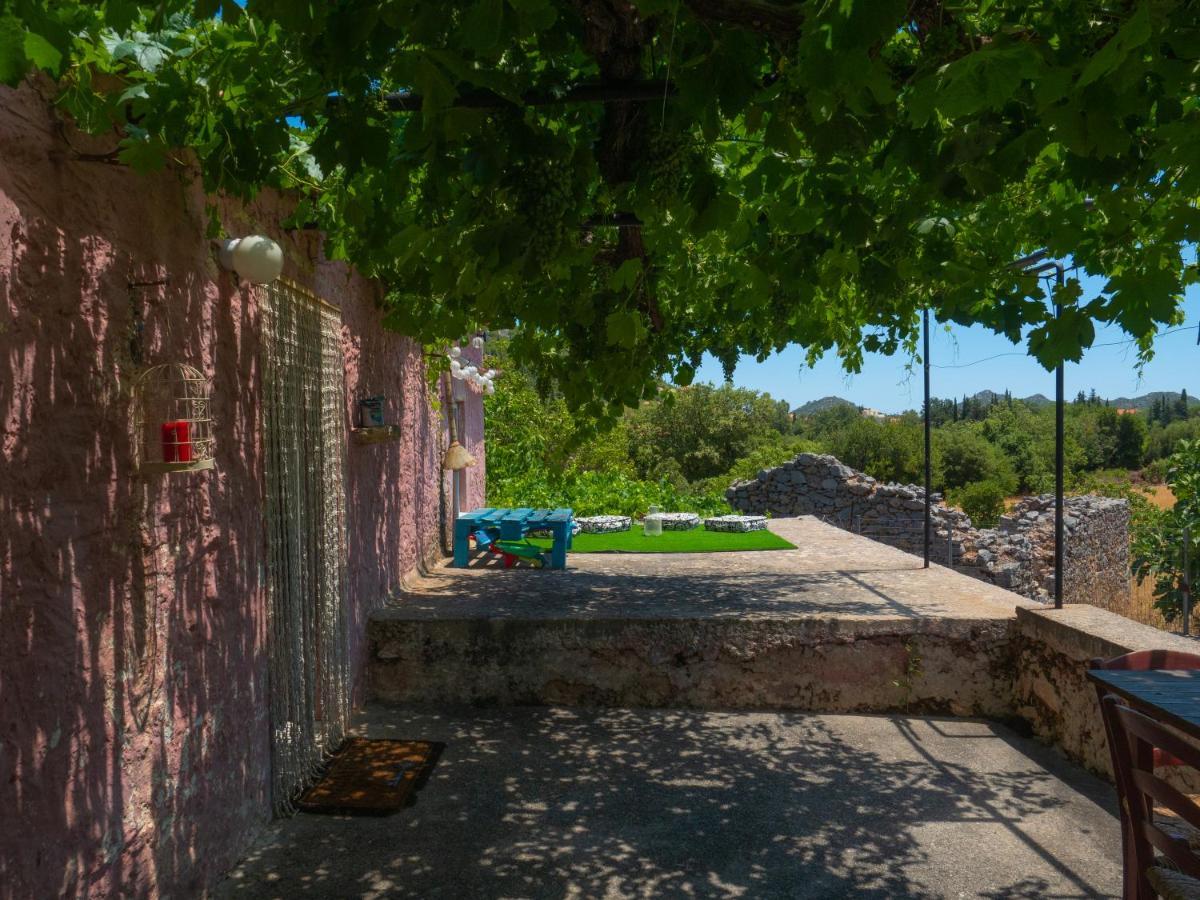 Vintage Stone-Built Country Cottage In Richea Kouloureika Bagian luar foto