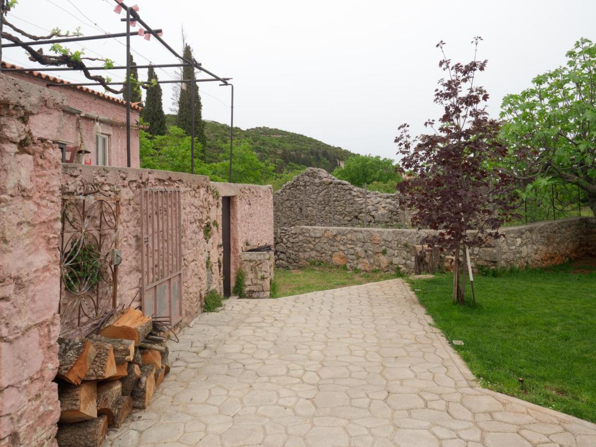Vintage Stone-Built Country Cottage In Richea Kouloureika Bagian luar foto