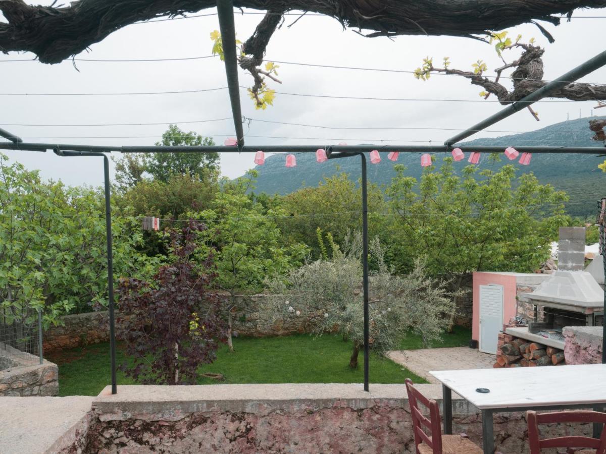 Vintage Stone-Built Country Cottage In Richea Kouloureika Bagian luar foto