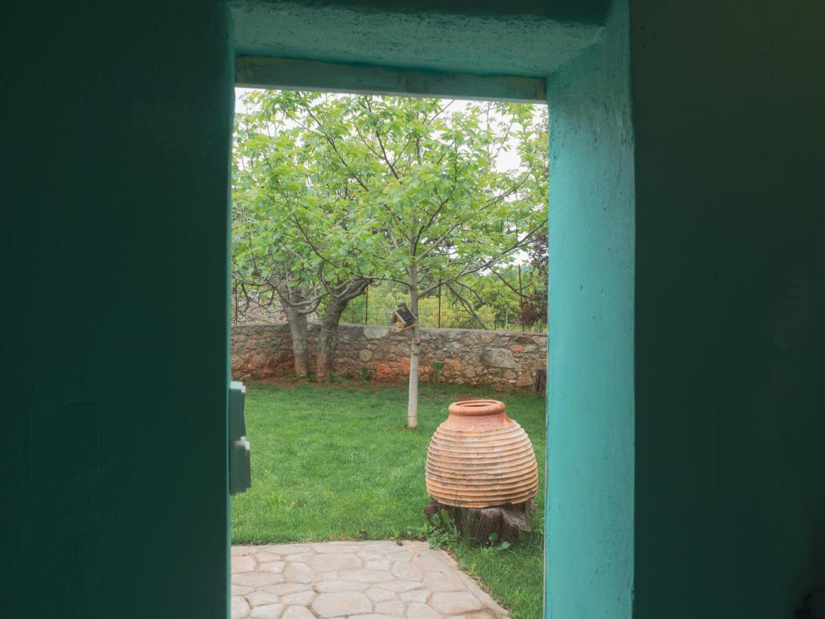 Vintage Stone-Built Country Cottage In Richea Kouloureika Bagian luar foto